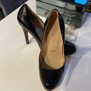 Christian Louboutin black patent leather heels size 38 (8)